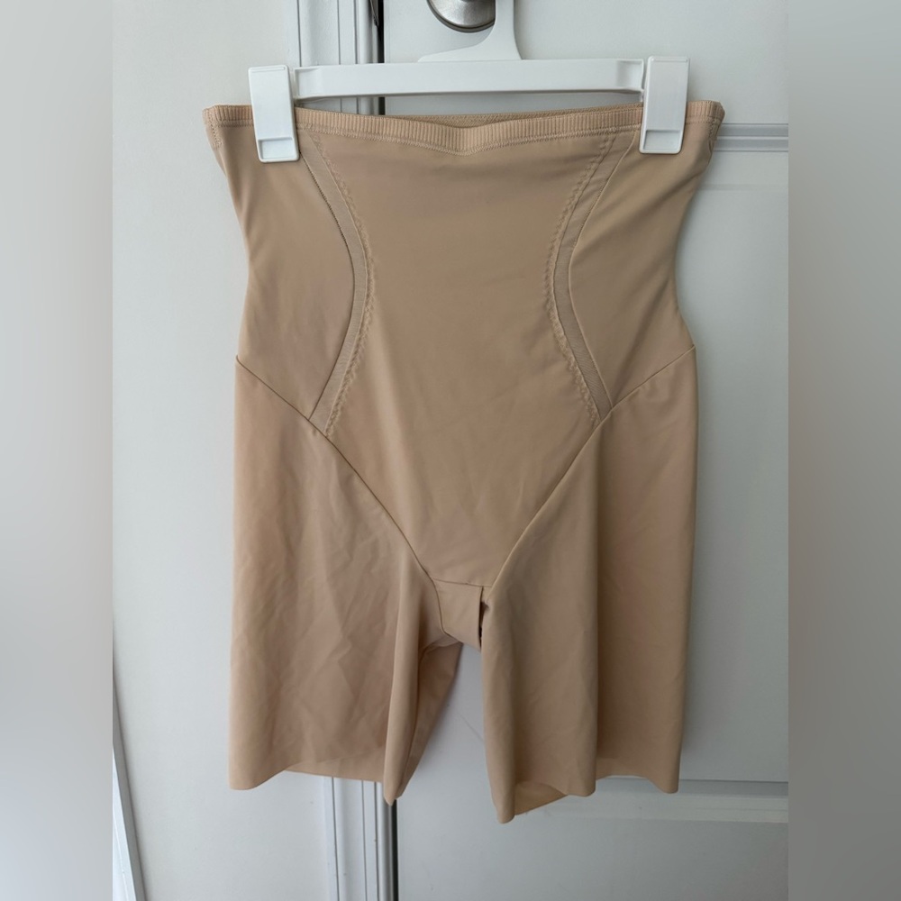 Maidenform Women's Beige Spandex Shorts